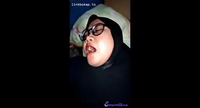 Viral Ngeue Cewek Jilbab Hitam Mendesah Kenikmatan Bokep Indo