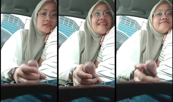 Bokep dikocokin pacar hijab kacamata esemah abg melayu